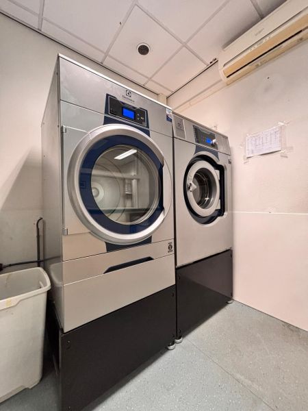 Industriele wasmachine dierenkliniek Lingehoeve